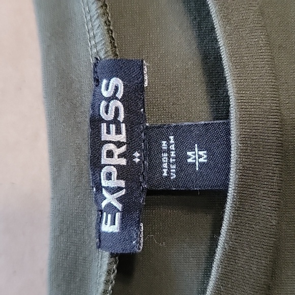 Express Size M Army Green Short Sleeve Shirt, Attached Sash Belt, Exc. Used Cond - Picture 9 of 10